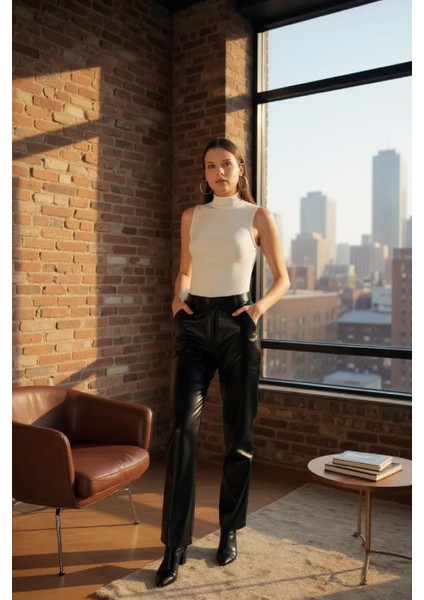 Kadın Beyaz Kolsuz Balıkçı Yaka Basic Bluz indirimleri