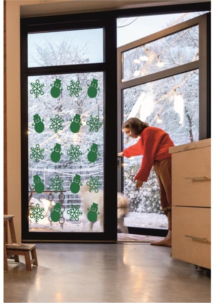 Yeniyıl Noel Temalı 69 Adet Renkli Vitrin Cam Kardan Adam ve Kar Tanesi Stickerleri