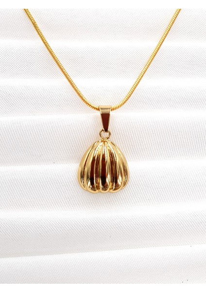 Altın Istiridye Kolye – Deniz Esintili, Bombeli Zarif Tasarım