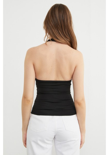 Boyundan Geçmeli Kaplı Bluz