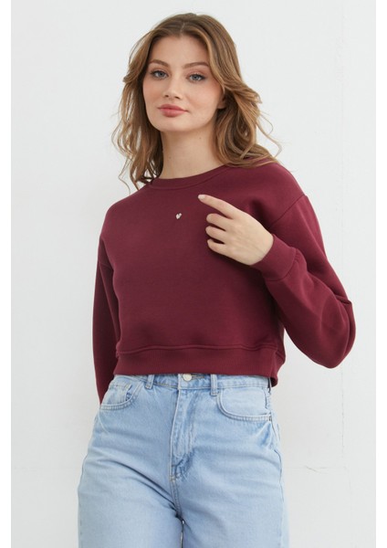 3 Iplik Kalp Aksesuarlı Crop Sweatshirt fiyatları