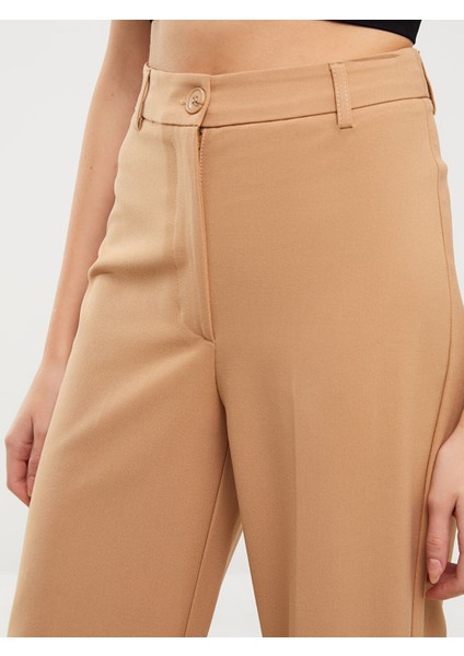 Yeni Sezon Kadın Standart Fit Düz Pantolon indirimleri