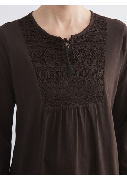 Yeni Sezon Bağlamalı Yaka Nakışlı Bluz modelleri