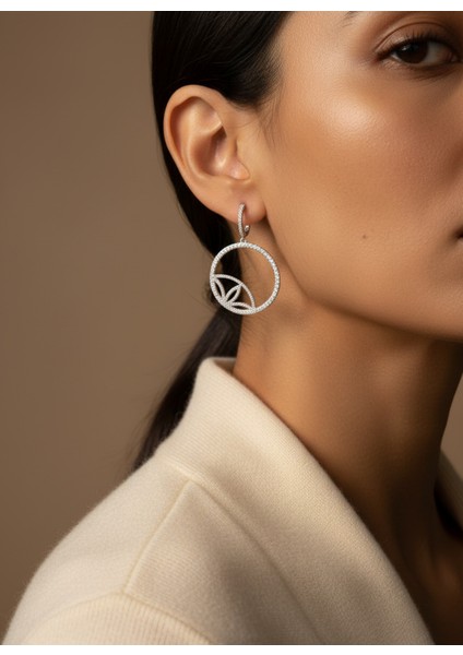 Kadın Taşlı Yaprak Motifli Yuvarlak Halka Sallantılı Abiye Küpe