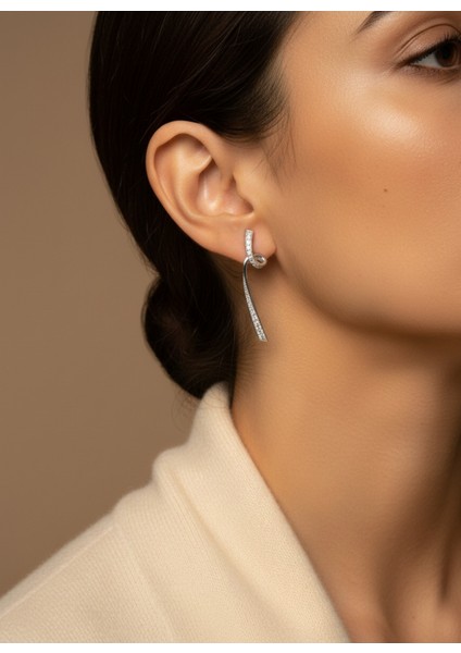 Kadın Taşlı Uzun Sallantılı Modern Abiye Küpe