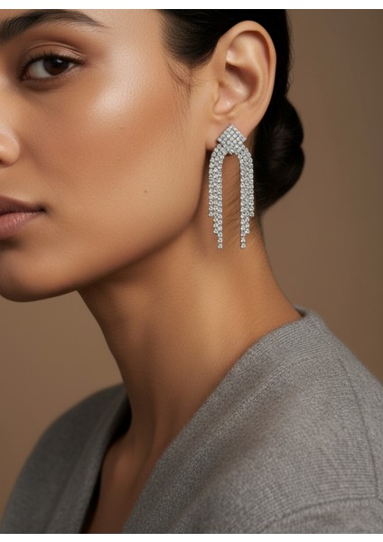 Kadın Uzun Üçgen Form Taşlı Sallantılı Abiye Küpe