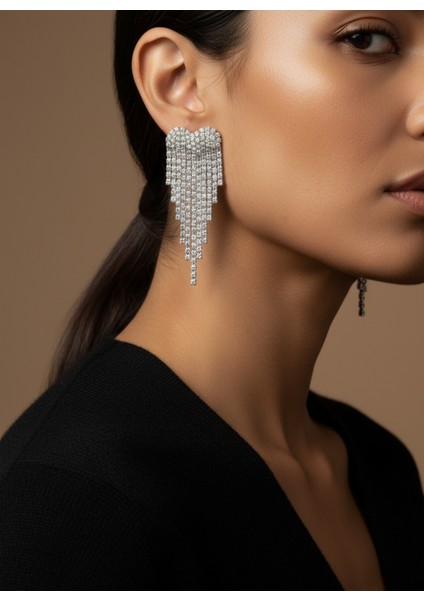 Kadın Uzun Püskül Form Taşlı Sallantılı Abiye Küpe