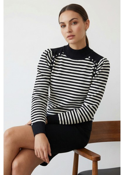 Kadın Omuz Taşlı Çizgili Triko Bluz Siyah