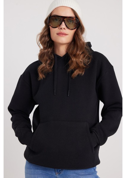 Kadın Oversize Geniş Kesim Pamuklu Yumuşak Dokulu Içi Polarlı Basic Siyah Kapüşonlu Sweatshirt indirimleri