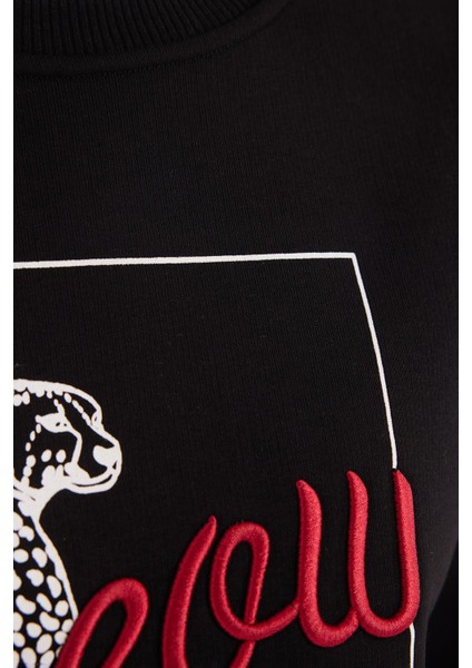 Kadın Regular Fit Klasik Kesim %100 Pamuk Baskılı Bisiklet Yaka Siyah Sweatshirt