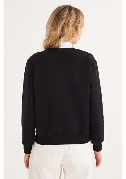 Kadın Regular Fit Klasik Kesim %100 Pamuk Baskılı Bisiklet Yaka Siyah Sweatshirt