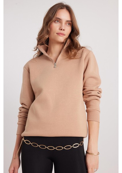 Kadın Relax Fit Rahat Kesim Pamuklu Içi Polarlı Yarım Fermuarlı Taş Renk Dik Yaka Sweatshirt