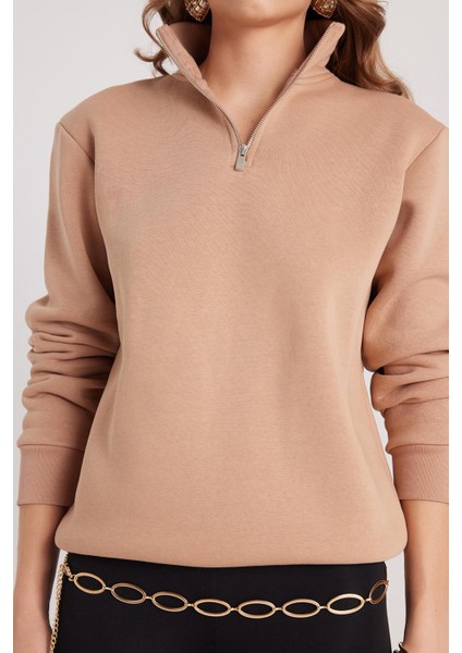 Kadın Relax Fit Rahat Kesim Pamuklu Içi Polarlı Yarım Fermuarlı Taş Renk Dik Yaka Sweatshirt modelleri