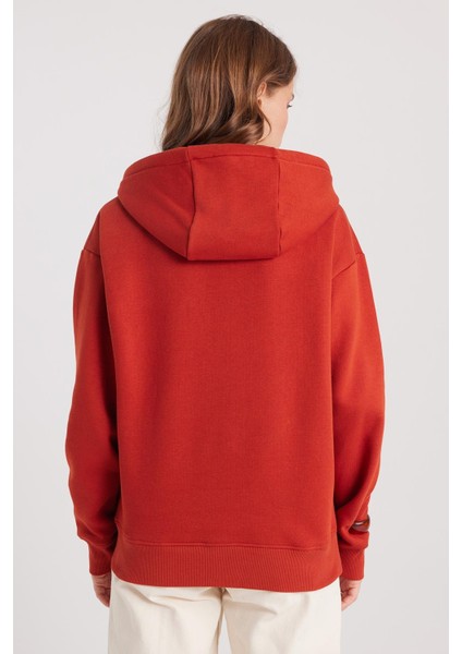 Kadın Oversize Geniş Kesim Pamuklu Yumuşak Dokulu Içi Polarlı Basic Kiremit Kapüşonlu Sweatshirt
