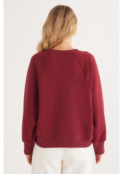 Kadın Regular Fit Klasik Kesim %100 Pamuk Baskılı Bisiklet Yaka Bordo Sweatshirt