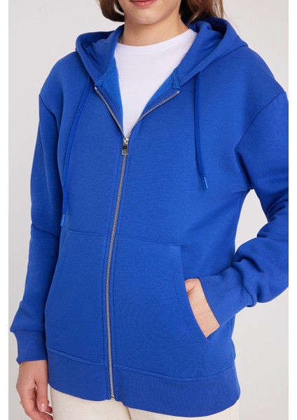 Kadın Relax Fit Rahat Kesim Pamuklu Içi Polarlı Çift Cepli Fermuarlı Sax Mavi Kapüşonlu Sweatshirt modelleri