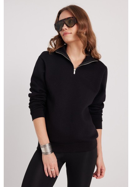 Kadın Relax Fit Rahat Kesim Pamuklu Içi Polarlı Yarım Fermuarlı Siyah Dik Yaka Sweatshirt