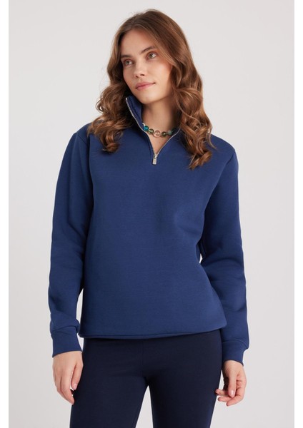 Kadın Relax Fit Rahat Kesim Pamuklu Içi Polarlı Yarım Fermuarlı Lacivert Dik Yaka Sweatshirt