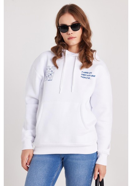 Kadın Oversize Geniş Kesim Pamuklu Yumuşak Dokulu Içi Polarlı Baskılı Beyaz Kapüşonlu Sweatshirt