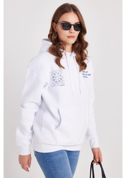 Kadın Oversize Geniş Kesim Pamuklu Yumuşak Dokulu Içi Polarlı Baskılı Beyaz Kapüşonlu Sweatshirt fırsatları