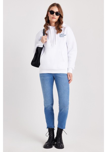 Kadın Oversize Geniş Kesim Pamuklu Yumuşak Dokulu Içi Polarlı Baskılı Beyaz Kapüşonlu Sweatshirt indirimleri