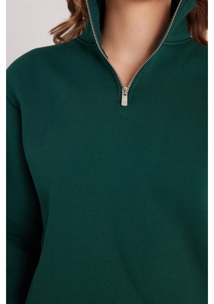 Kadın Relax Fit Rahat Kesim Pamuklu Içi Polarlı Yarım Fermuarlı Haki Dik Yaka Sweatshirt modelleri