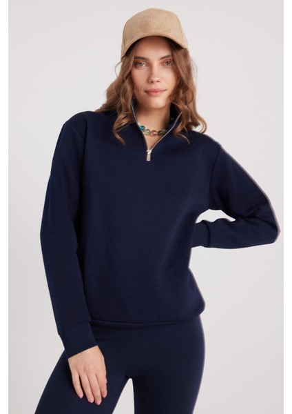 Kadın Relax Fit Rahat Kesim Pamuklu Içi Polarlı Yarım Fermuarlı Lacivert Dik Yaka Sweatshirt