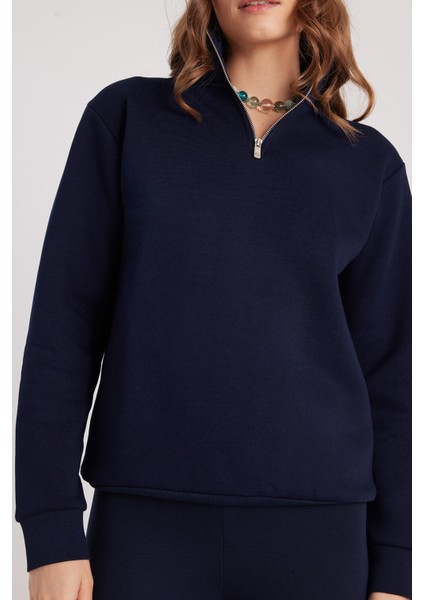 Kadın Relax Fit Rahat Kesim Pamuklu Içi Polarlı Yarım Fermuarlı Lacivert Dik Yaka Sweatshirt modelleri