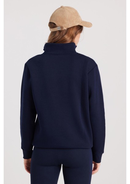 Kadın Relax Fit Rahat Kesim Pamuklu Içi Polarlı Yarım Fermuarlı Lacivert Dik Yaka Sweatshirt