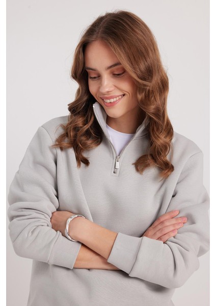 Kadın Relax Fit Rahat Kesim Pamuklu Içi Polarlı Yarım Fermuarlı Taş Renk Dik Yaka Sweatshirt fiyatları