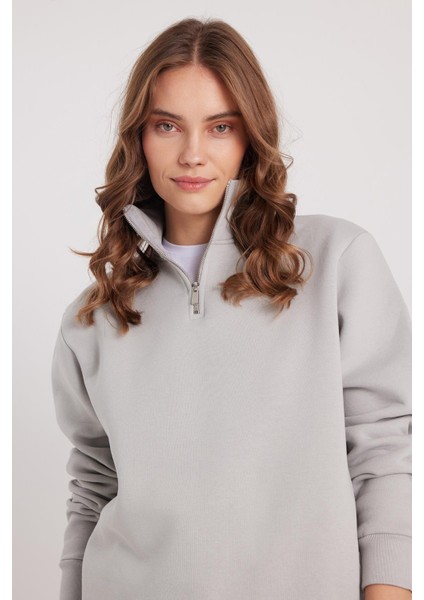 Kadın Relax Fit Rahat Kesim Pamuklu Içi Polarlı Yarım Fermuarlı Taş Renk Dik Yaka Sweatshirt fırsatları