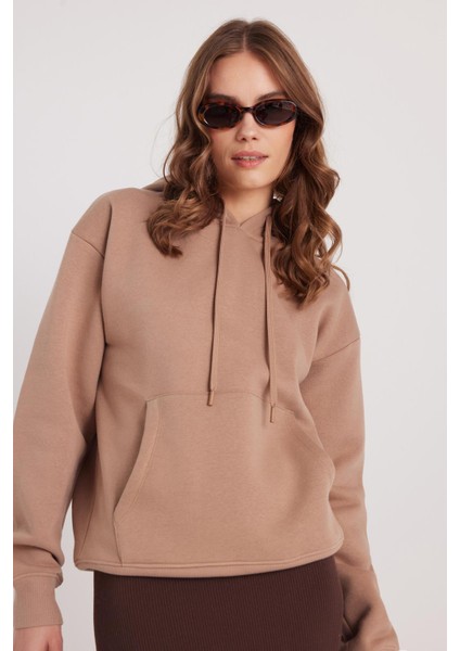 Kadın Oversize Geniş Kesim Pamuklu Yumuşak Dokulu Içi Polarlı Basic Vizon Kapüşonlu Sweatshirt