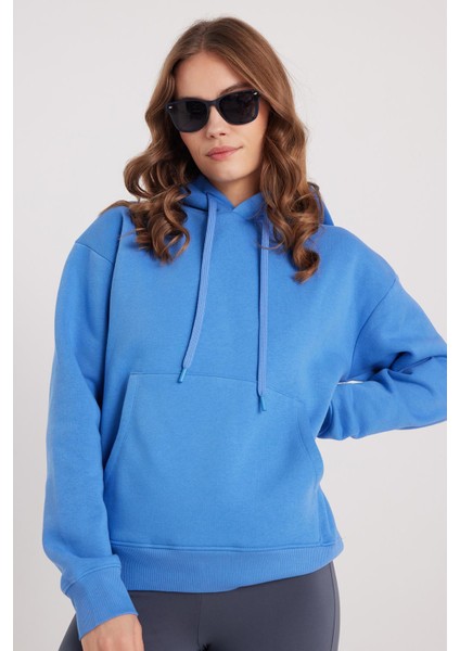 Kadın Oversize Geniş Kesim Pamuklu Yumuşak Dokulu Içi Polarlı Basic Mavi Kapüşonlu Sweatshirt