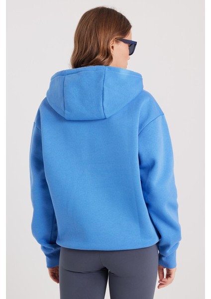 Kadın Oversize Geniş Kesim Pamuklu Yumuşak Dokulu Içi Polarlı Basic Mavi Kapüşonlu Sweatshirt