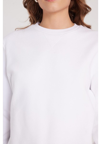 Kadın Oversize Geniş Kesim %100 Pamuk Basic Beyaz Bisiklet Yaka Sweatshirt modelleri