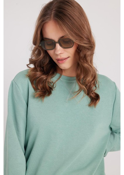 Kadın Oversize Geniş Kesim Pamuklu Basic Yeşil Bisiklet Yaka Sweatshirt fiyatları