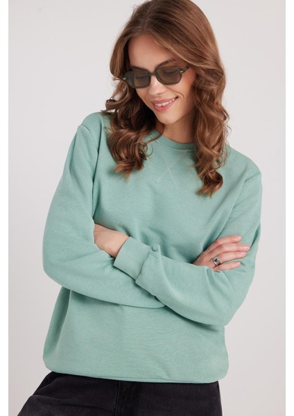 Kadın Oversize Geniş Kesim Pamuklu Basic Yeşil Bisiklet Yaka Sweatshirt indirimleri