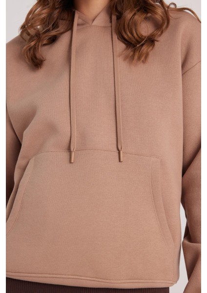 Kadın Oversize Geniş Kesim Pamuklu Yumuşak Dokulu Içi Polarlı Basic Vizon Kapüşonlu Sweatshirt modelleri