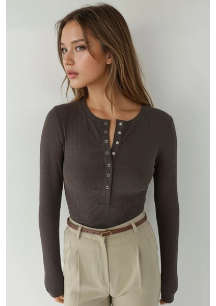 Kadın Fitilli Çıtçıtlı Yaka Esnek Örme Üst Koyu Mocha Kahve