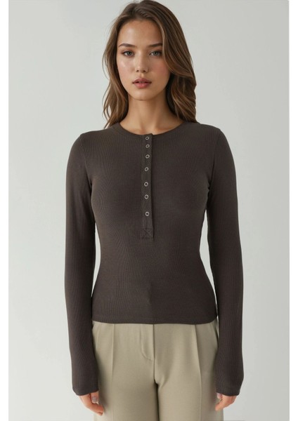 Kadın Fitilli Çıtçıtlı Yaka Esnek Örme Üst Koyu Mocha Kahve
