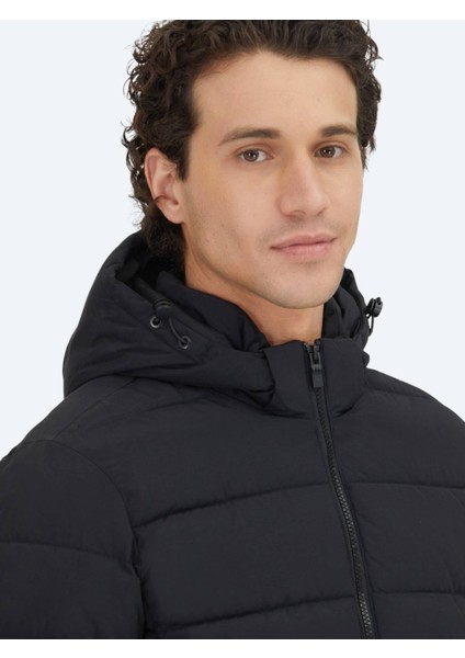 Siyah Regular Fit Kapüşonlu Casual Dokuma Mont fırsatları