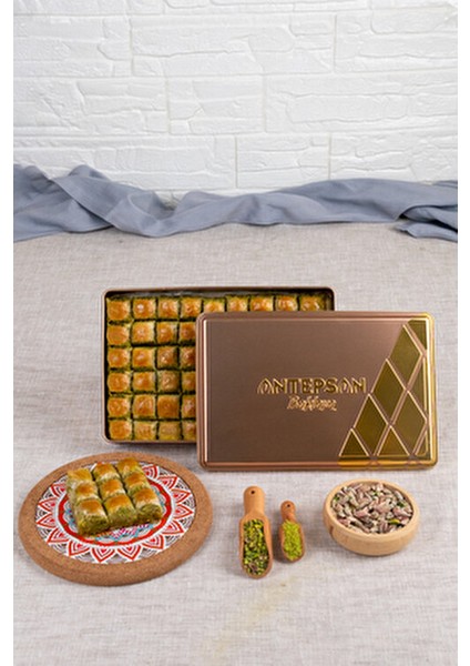 Antep Fıstıklı Kesim Baklava 850 G Taze Antep Fıstığı ile Özel Tatlı İkram fiyatları