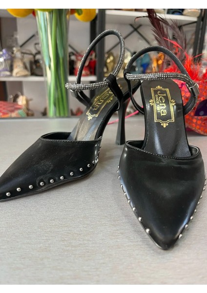 Metal Detaylı Çok Rahat Çok Şık Bilekten Taşlı Spor Şıklık Gece-Gündüz Için Abiye Ayakkabı