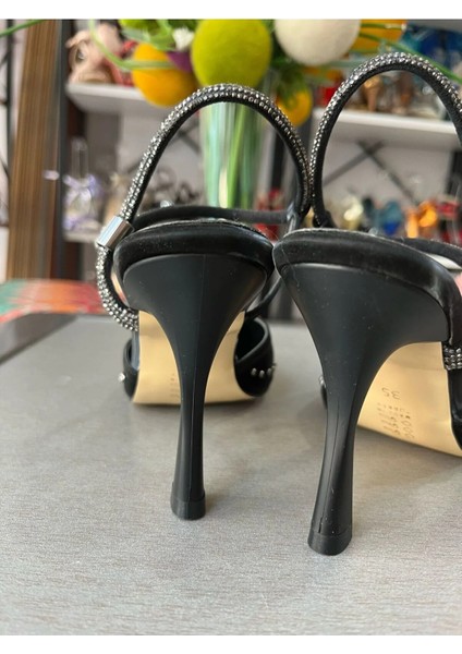 Metal Detaylı Çok Rahat Çok Şık Bilekten Taşlı Spor Şıklık Gece-Gündüz Için Abiye Ayakkabı modelleri