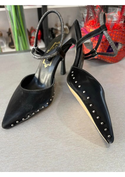 Metal Detaylı Çok Rahat Çok Şık Bilekten Taşlı Spor Şıklık Gece-Gündüz Için Abiye Ayakkabı fırsatları