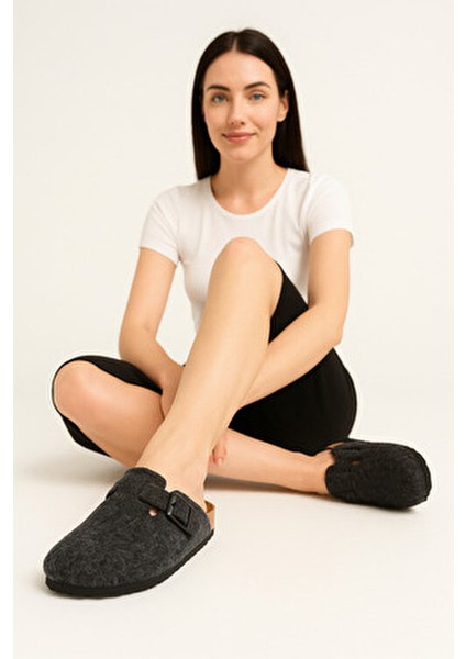 LEO Kadın Ev Terliği Koyu Gri Keçe Malzemeden Rahat Kullanım