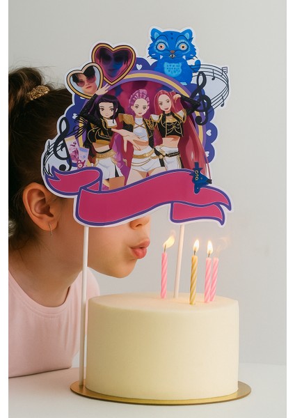 Lisanslı K-Pop Hunterix Demon Hunters Iblis Avcıları Çubuklu Büyük Pasta Süsü - Tekli Figür Temalı Doğum Günü Dekorasyonu fiyatları