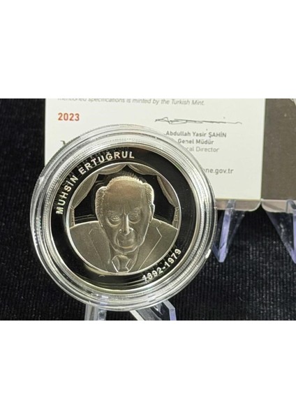 Muhsin Ertuğrul – Geleneksel Türk Tiyatrosu Serisi No:6 Gümüş Hatıra Sikkesi (Darphane, 925 Ayar, Proof) fiyatları