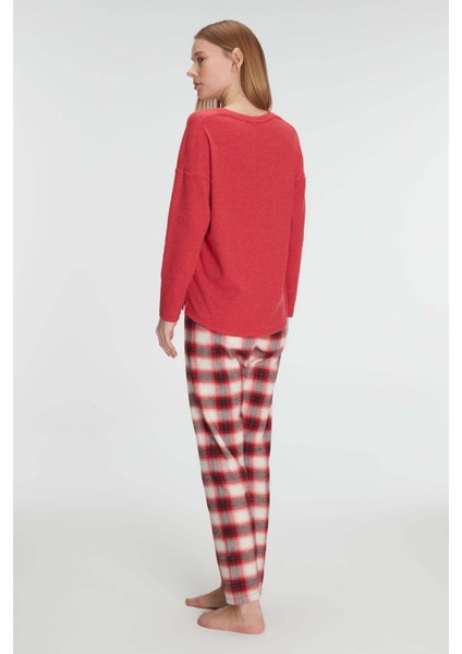 Pamuklu Kışlık Kare Desenli Uzun Kol Pijama Takımı fiyatları