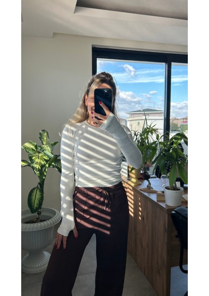 Beyaz Parmak Geçmeli Body